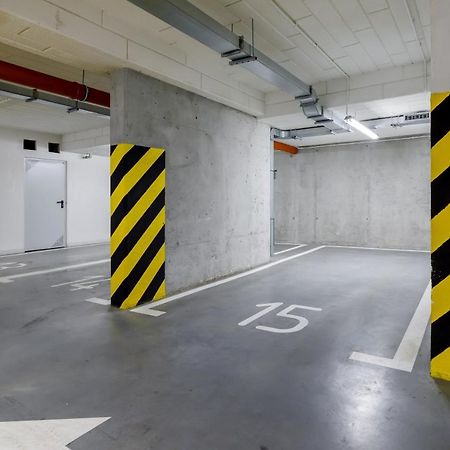 Lema Apartment Near Tauron Arena By Renters Prestige Cracovia Esterno foto