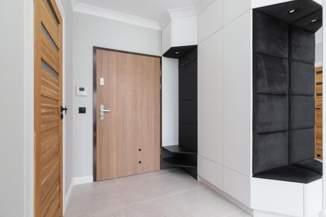 Lema Apartment Near Tauron Arena By Renters Prestige Cracovia Esterno foto