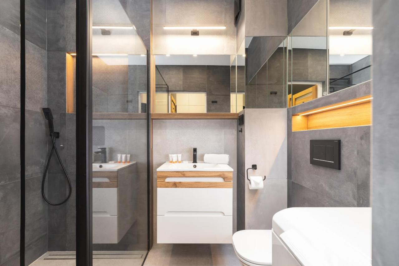 Lema Apartment Near Tauron Arena By Renters Prestige Cracovia Esterno foto